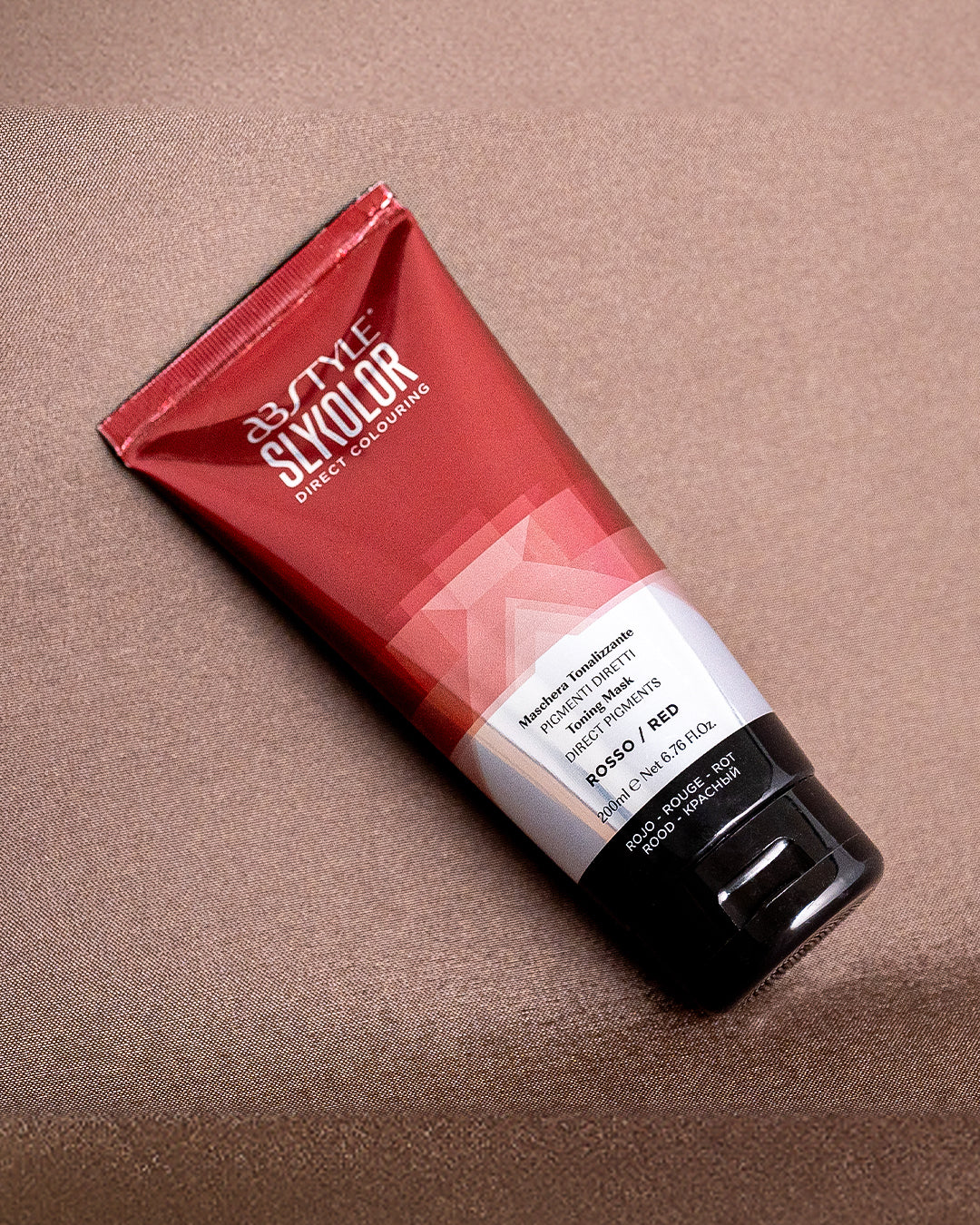 Slykolor: Masca nuantatoare pentru reflexii vibrante si par stralucitor